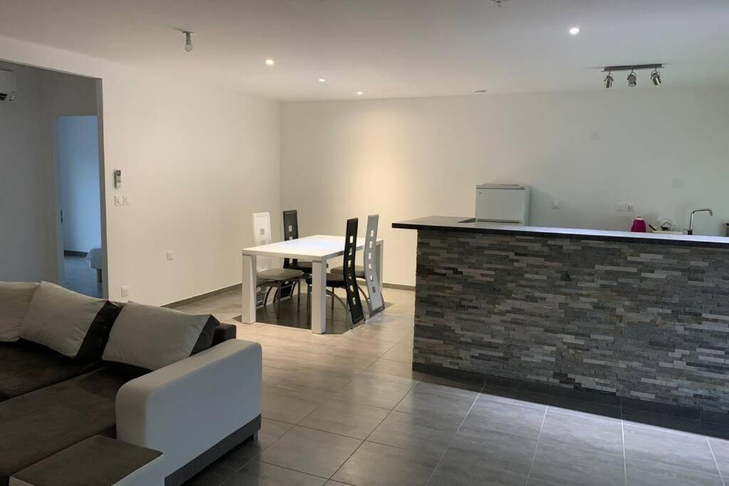 Maison De L'Occitanie Villa Bessan Esterno foto