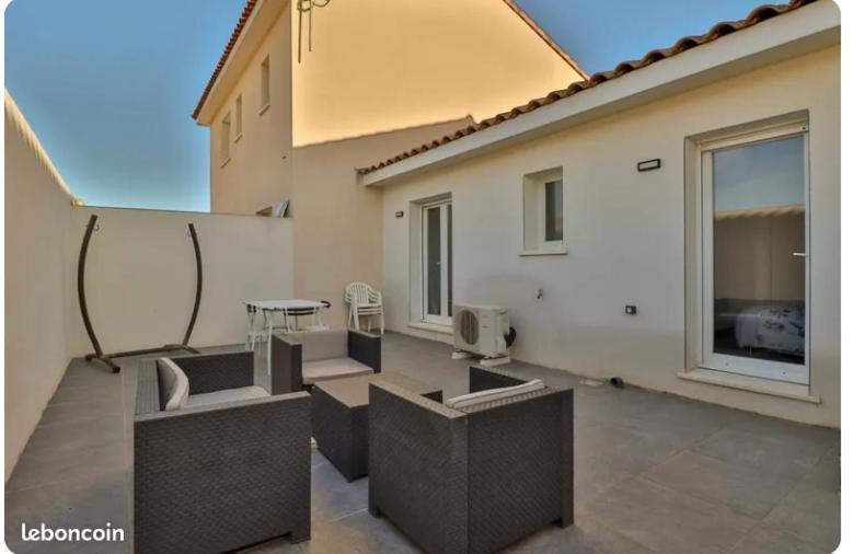 Maison De L'Occitanie Villa Bessan Esterno foto